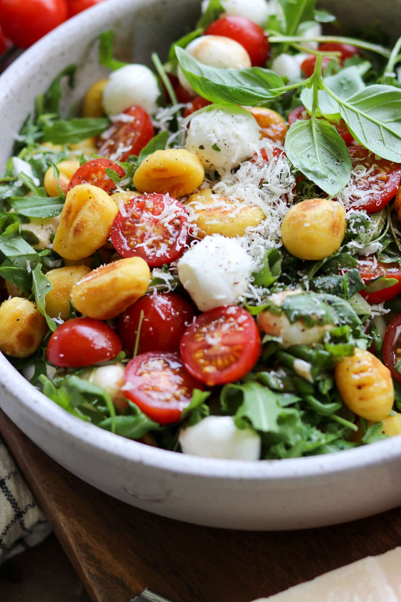 Gnocchi Salat mit Tomate & Mozzarella