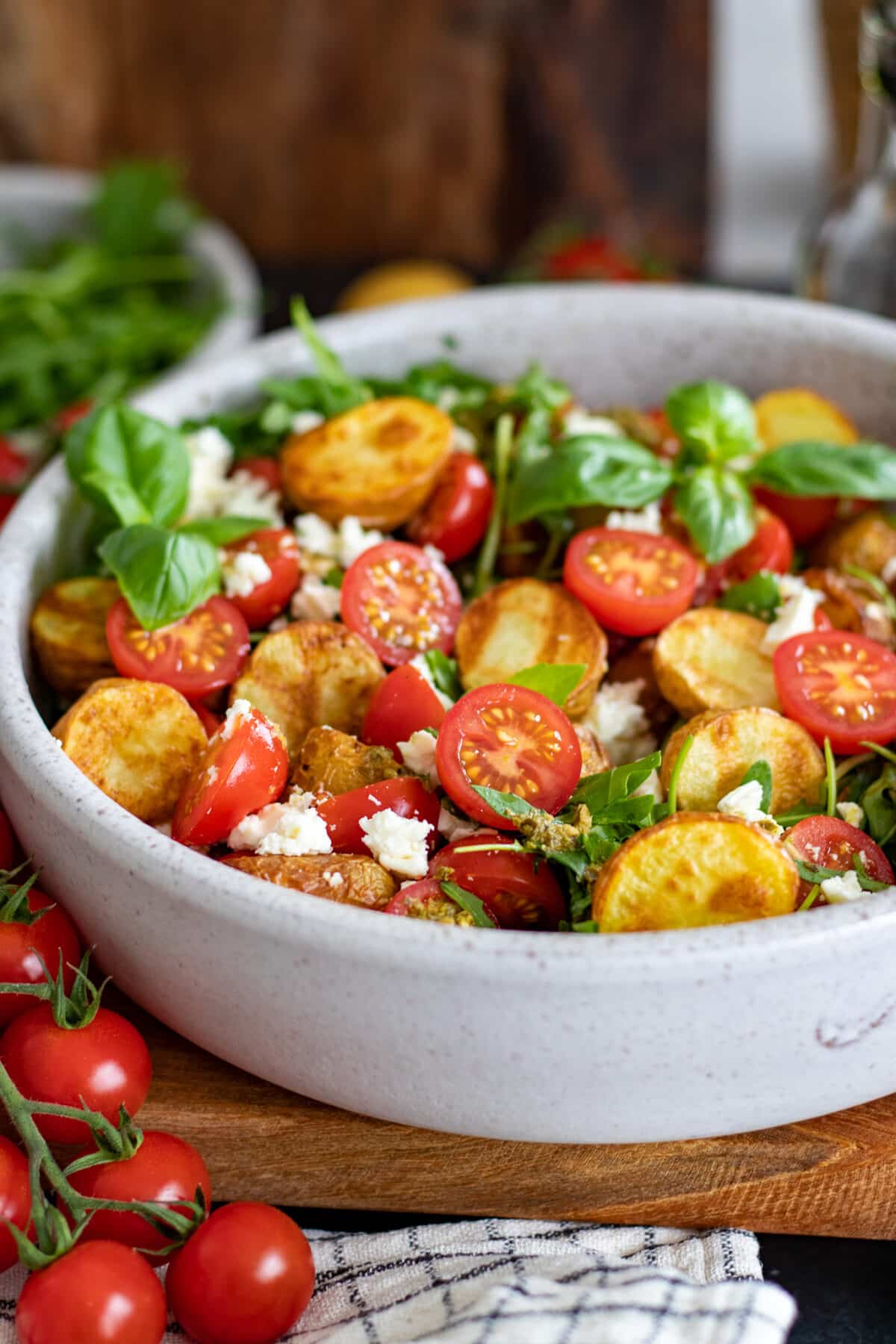 Kartoffelsalat mediterran mit Pesto