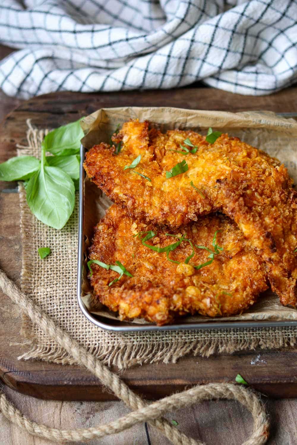 crispy chicken panade aus cornflakes