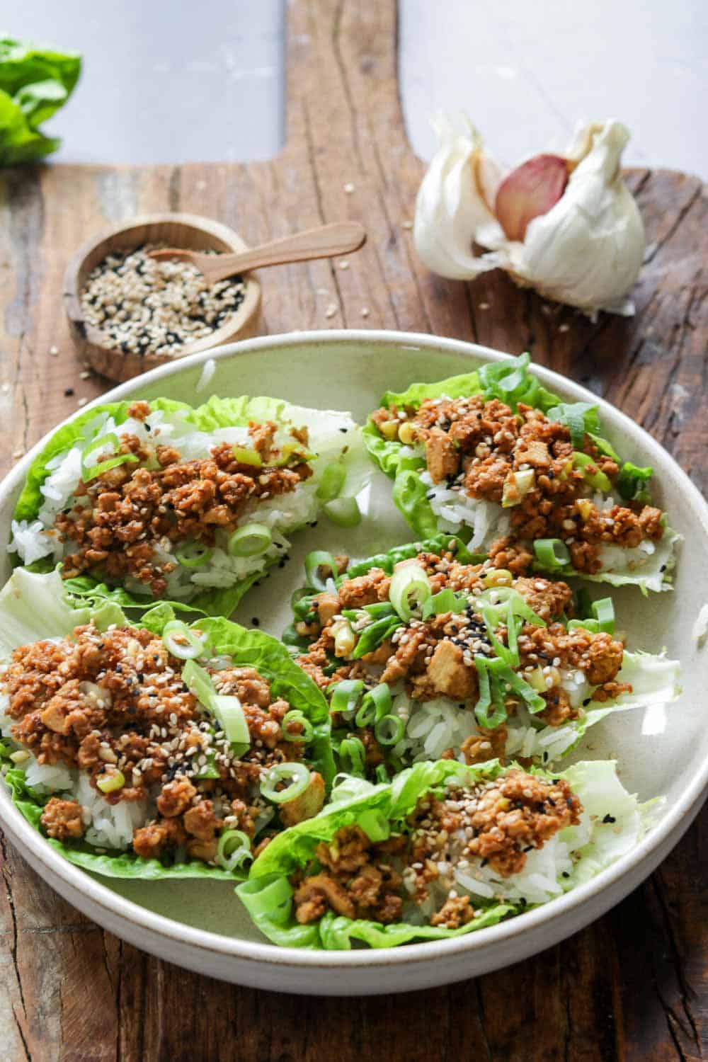 salat wraps mit salat und tofu