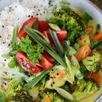 Einfaches Gemüse Curry mit Kokosmilch und reis