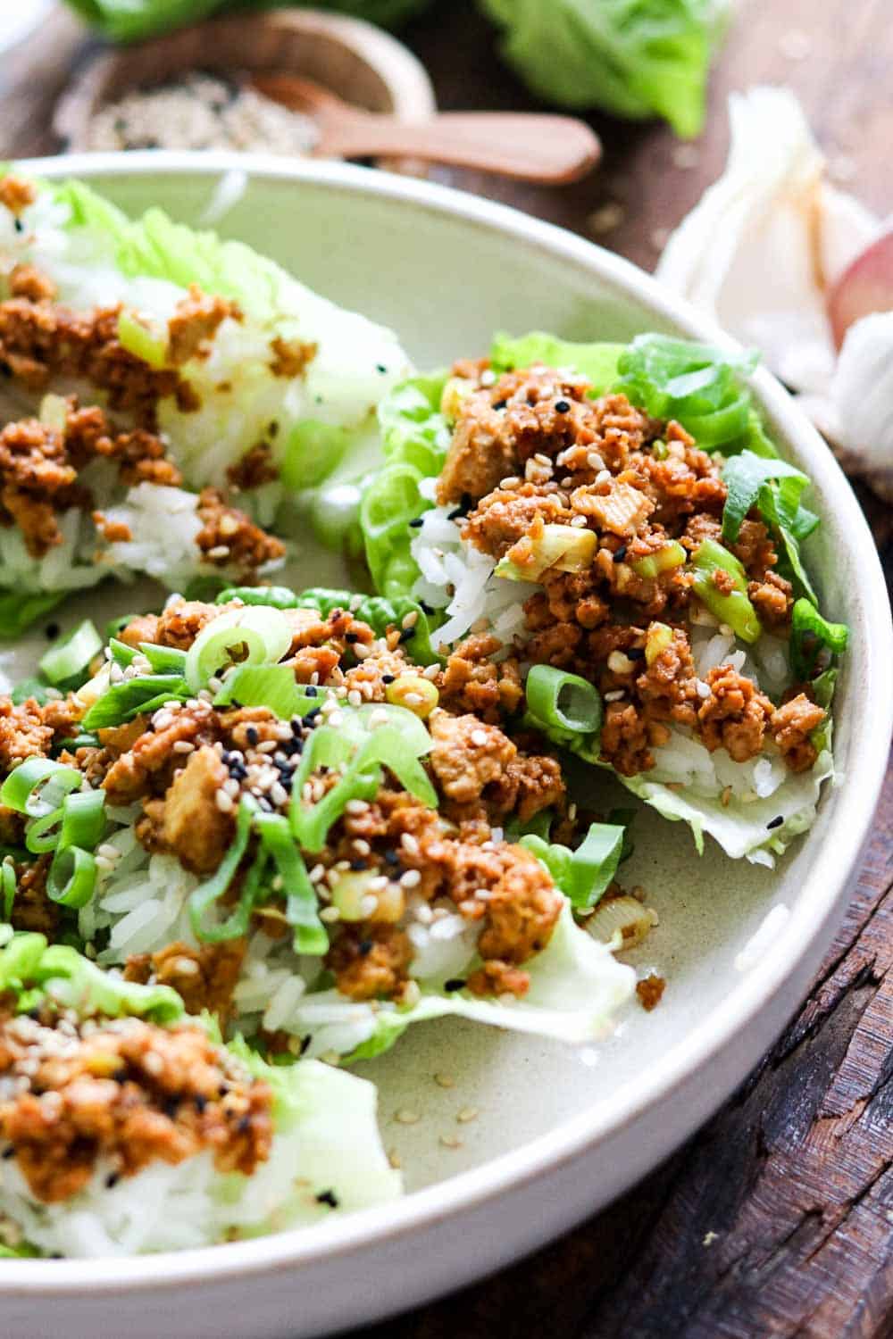Salat-Wraps mit Tofu