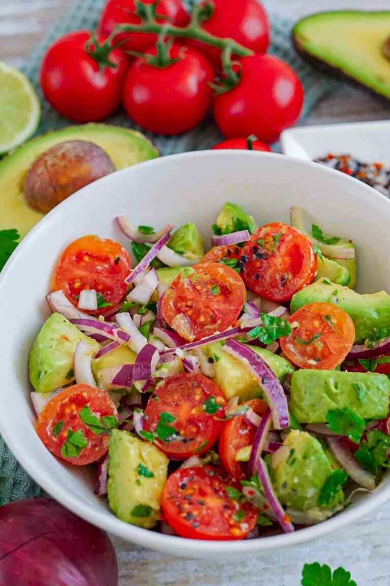 Avocado Salat mit Tomaten