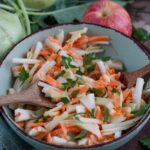 Omas Kohlrabi Salat mit Apfel mit kräutern gehobelt