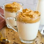 Dalgona Kaffee, Trendgetränk aus Instant Kaffee und Milch